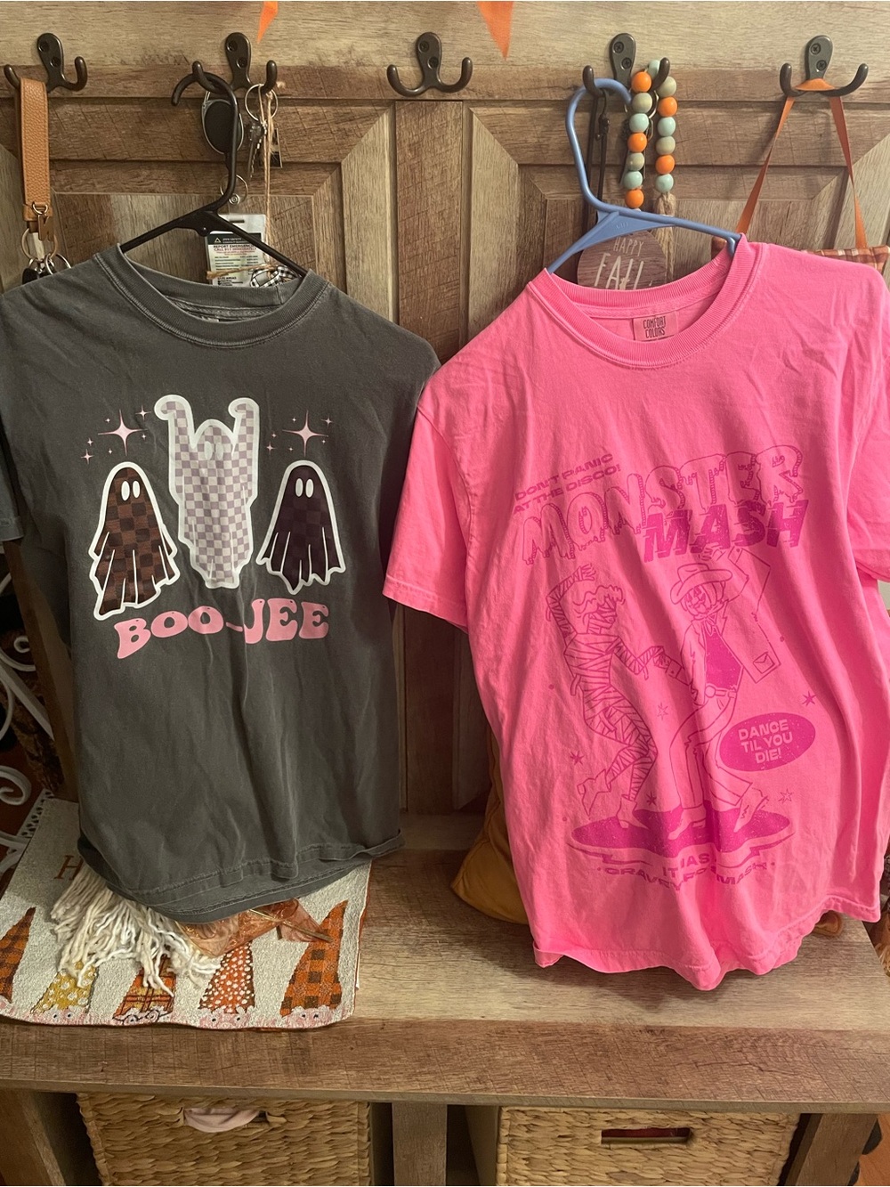 2- Women’s boutique Halloween shirts M❤️❤️❤️